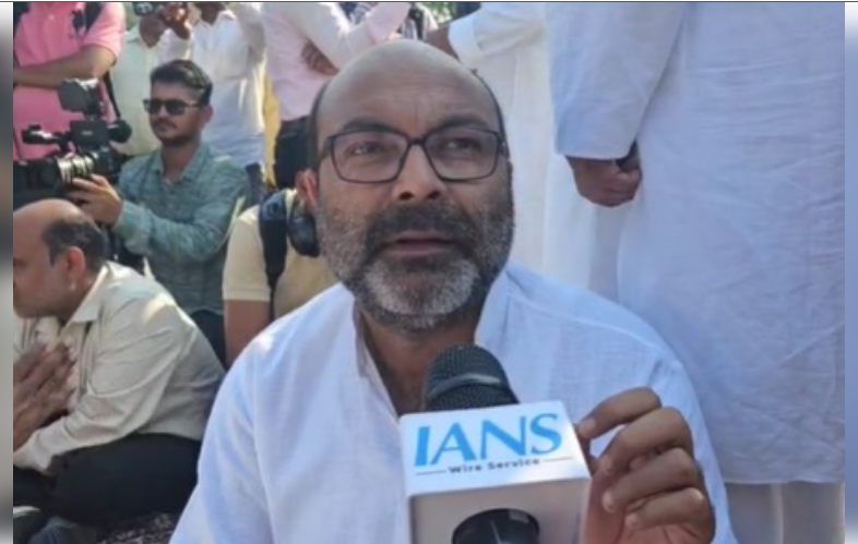 ओडिशा विधानसभा में कांग्रेस विधायकों का निलंबन, भाजपा सरकार पर लोकतंत्र की हत्या का आरोप ओडिशा विधानसभा में कांग्रेस विधायकों का निलंबन, भाजपा सरकार पर लोकतंत्र की हत्या का आरोप
