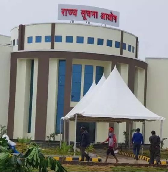 ‘छत्तीसगढ़’ का  संपादकीय : मातहत अफसर छांटने बैठे हैं अपने बॉस को! गजब हाल है छत्तीसगढ़ का...