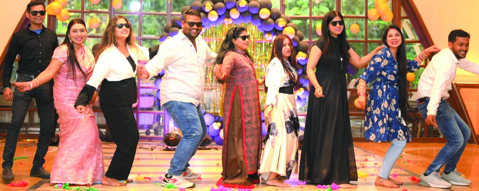 आ जी ले जरा रेट्रो थीम पर मैक ने आयोजित की रोमांचक पार्टी आ जी ले जरा रेट्रो थीम पर मैक ने आयोजित की रोमांचक पार्टी