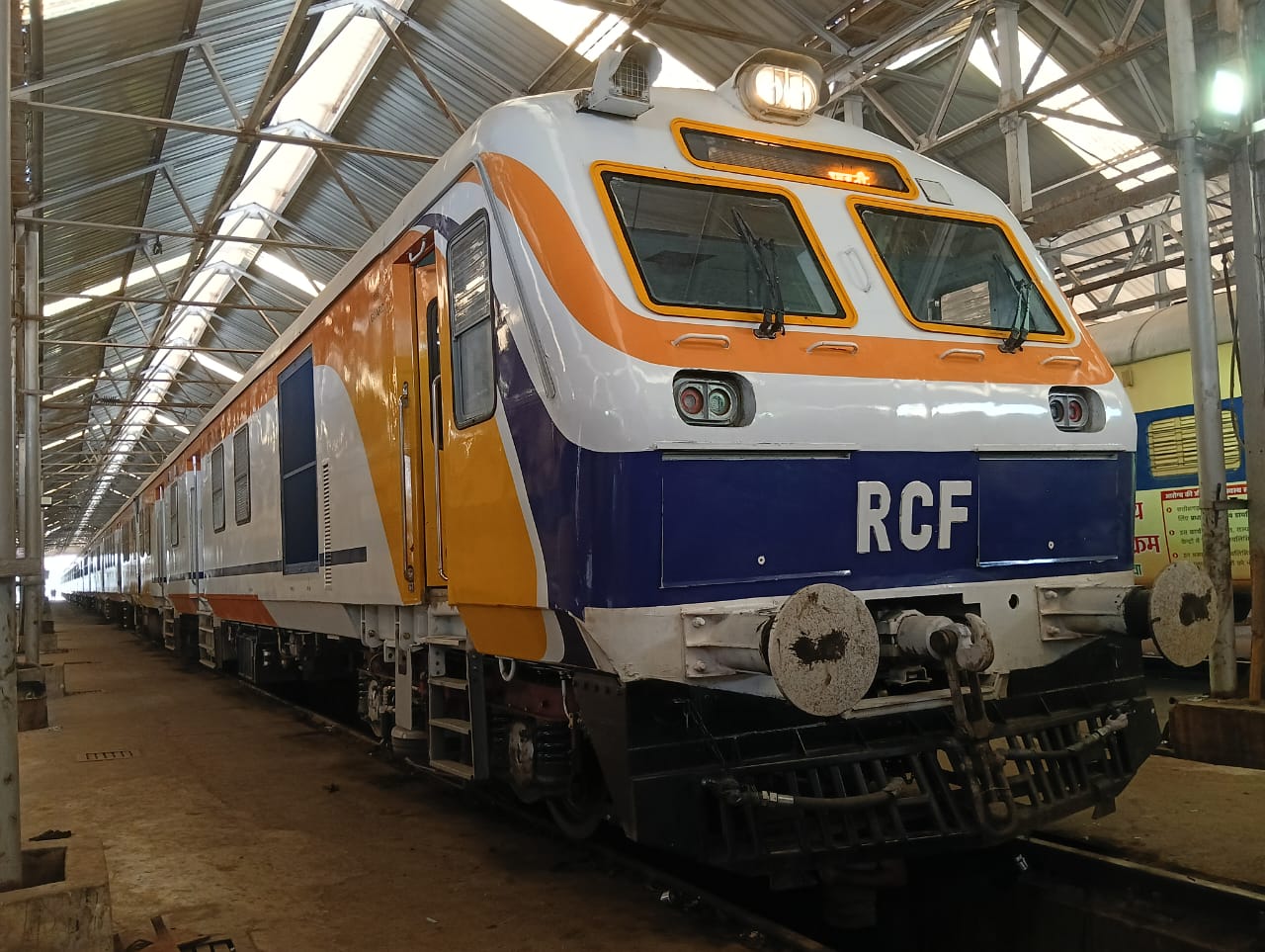 रायपुर-नवा रायपुर-केंद्री मेमू लोकल का टाइम टेबल जारी, दो अलग अलग रफ्तार से चलेगी रायपुर-नवा रायपुर-केंद्री मेमू लोकल का टाइम टेबल जारी, दो अलग अलग रफ्तार से चलेगी