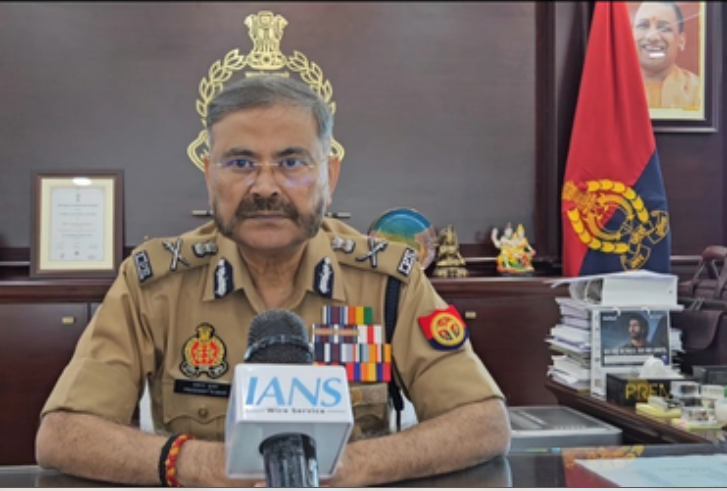 यूपी में चाक चौबंद कानून-व्यवस्था के बीच 31,500 जगहों पर हुई शांतिपूर्ण नमाज : डीजीपी यूपी में चाक चौबंद कानून-व्यवस्था के बीच 31,500 जगहों पर हुई शांतिपूर्ण नमाज : डीजीपी
