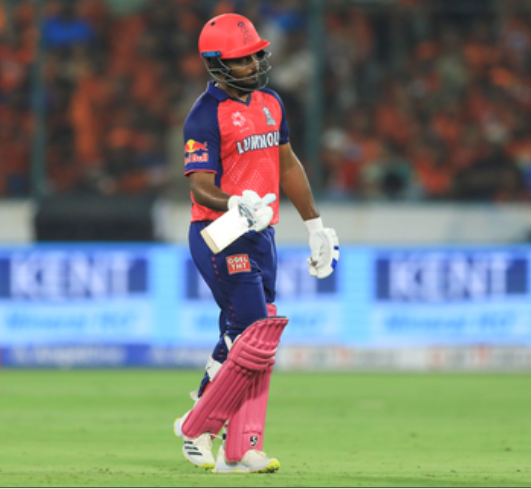 विकेटकीपिंग के लिए सीओई की मंजूरी लेने बेंगलुरु पहुंचे सैमसन