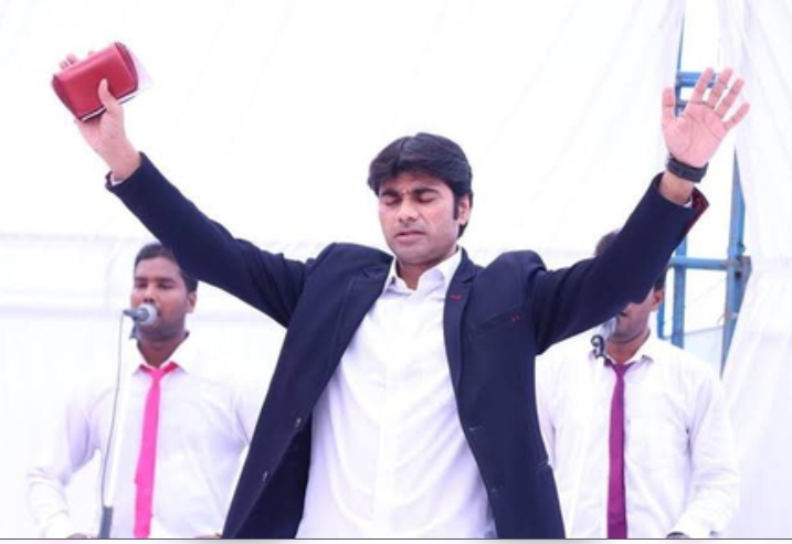 पंजाब : पादरी बजिंदर सिंह को उम्रकैद की सजा पर पीड़िता बोली- 'मिला इंसाफ' पंजाब : पादरी बजिंदर सिंह को उम्रकैद की सजा पर पीड़िता बोली- 'मिला इंसाफ'