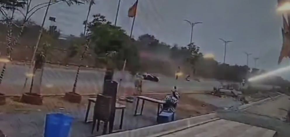 ‘छत्तीसगढ़’ का  संपादकीय : दुपहिए पर तीन नाबालिग, हादसे में सिर, धड़ अलग, सरकार की क्या जिम्मेदारी?