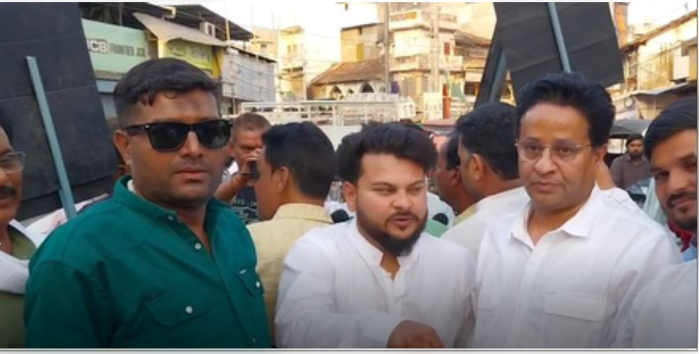 जबलपुर में मुस्लिम समाज ने वक्फ बिल का किया स्वागत, मिठाई बांट पीएम मोदी का जताया आभार जबलपुर में मुस्लिम समाज ने वक्फ बिल का किया स्वागत, मिठाई बांट पीएम मोदी का जताया आभार
