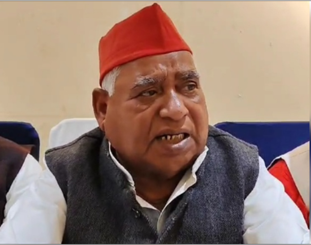 सपा सांसद अवधेश प्रसाद ने किए रामलला के दर्शन बोले, मेरे रोम-रोम में बसे राम सपा सांसद अवधेश प्रसाद ने किए रामलला के दर्शन बोले, मेरे रोम-रोम में बसे राम