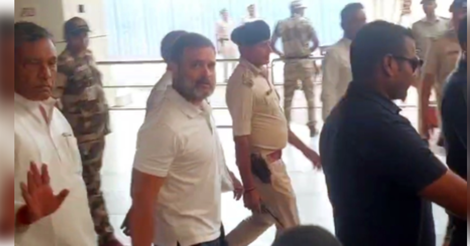 कांग्रेस के पूर्व अध्यक्ष राहुल गांधी पटना पहुंचे, बेगूसराय में 'पलायन रोको, नौकरी दो' यात्रा में होंगे शामिल 