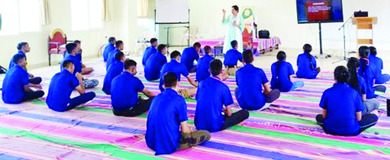 आर्ट ऑफ लिविंग इंटरनेशनल सेंटर में सुरक्षा प्रशिक्षण से 43 युवा बना रहे हैं बेहतर भविष्य