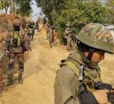 मणिपुर में दो उग्रवादी गिरफ्तार, भारी मात्रा में नकदी और हथियार बरामद