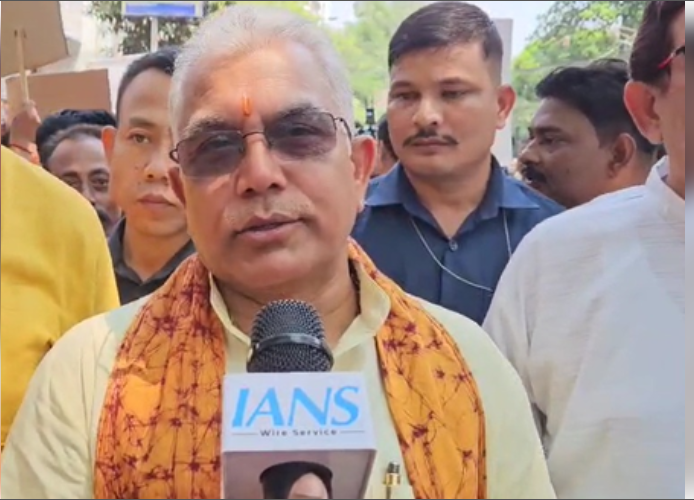 ममता बनर्जी के बंगाल में संविधान, अदालत और संसद को खुलेआम चुनौती दी जा रही है : दिलीप घोष ममता बनर्जी के बंगाल में संविधान, अदालत और संसद को खुलेआम चुनौती दी जा रही है : दिलीप घोष