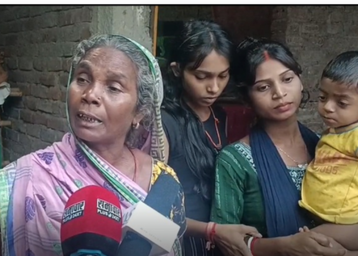 मुर्शिदाबाद हिंसा : आतंक का मंज़र, आंखों में दहशत, साहिबगंज पहुंचे पीड़ित परिवार