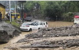 जम्मू-कश्मीर के रामबन में भारी बारिश के कारण तीन लोगों की मौत, 100 से अधिक लोगों को बचाया गया
