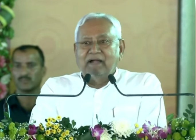 'हम एनडीए के साथ हैं और आगे भी रहेंगे', नीतीश कुमार ने फिर दिया भरोसा 