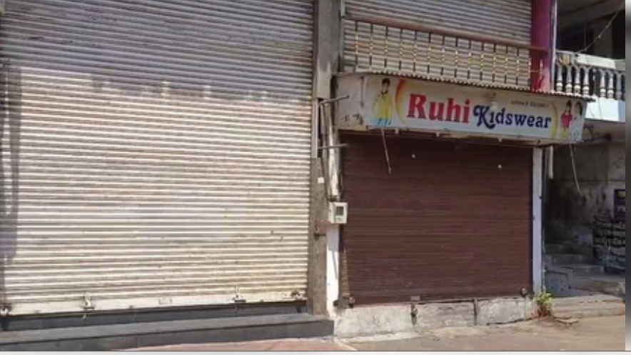 वडोदरा और अलीगढ़ में पहलगाम आतंकी हमले के विरोध में बाजार बंद, जनता में आक्रोश वडोदरा और अलीगढ़ में पहलगाम आतंकी हमले के विरोध में बाजार बंद, जनता में आक्रोश
