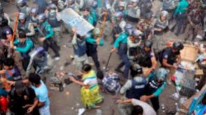 बांग्लादेश: पूर्व मंत्री पर अदालत में पेशी के दौरान भीड़ ने हमला किया