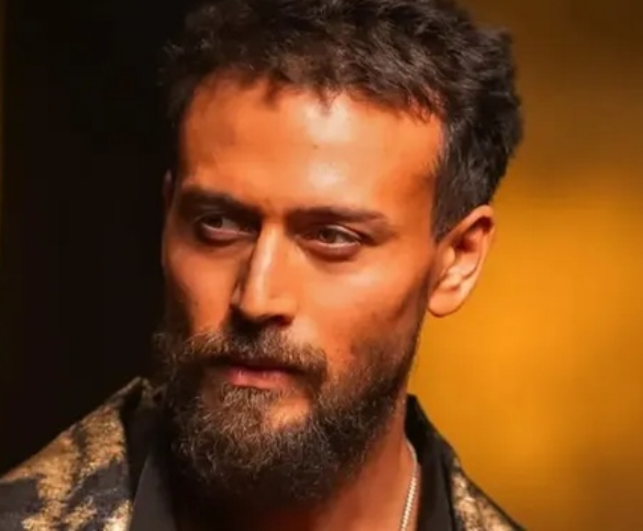 समदंर किनारे दौड़े टाइगर श्रॉफ, फिटनेस देख फैंस बोले- 'एकदम कड़क' समदंर किनारे दौड़े टाइगर श्रॉफ, फिटनेस देख फैंस बोले- 'एकदम कड़क'