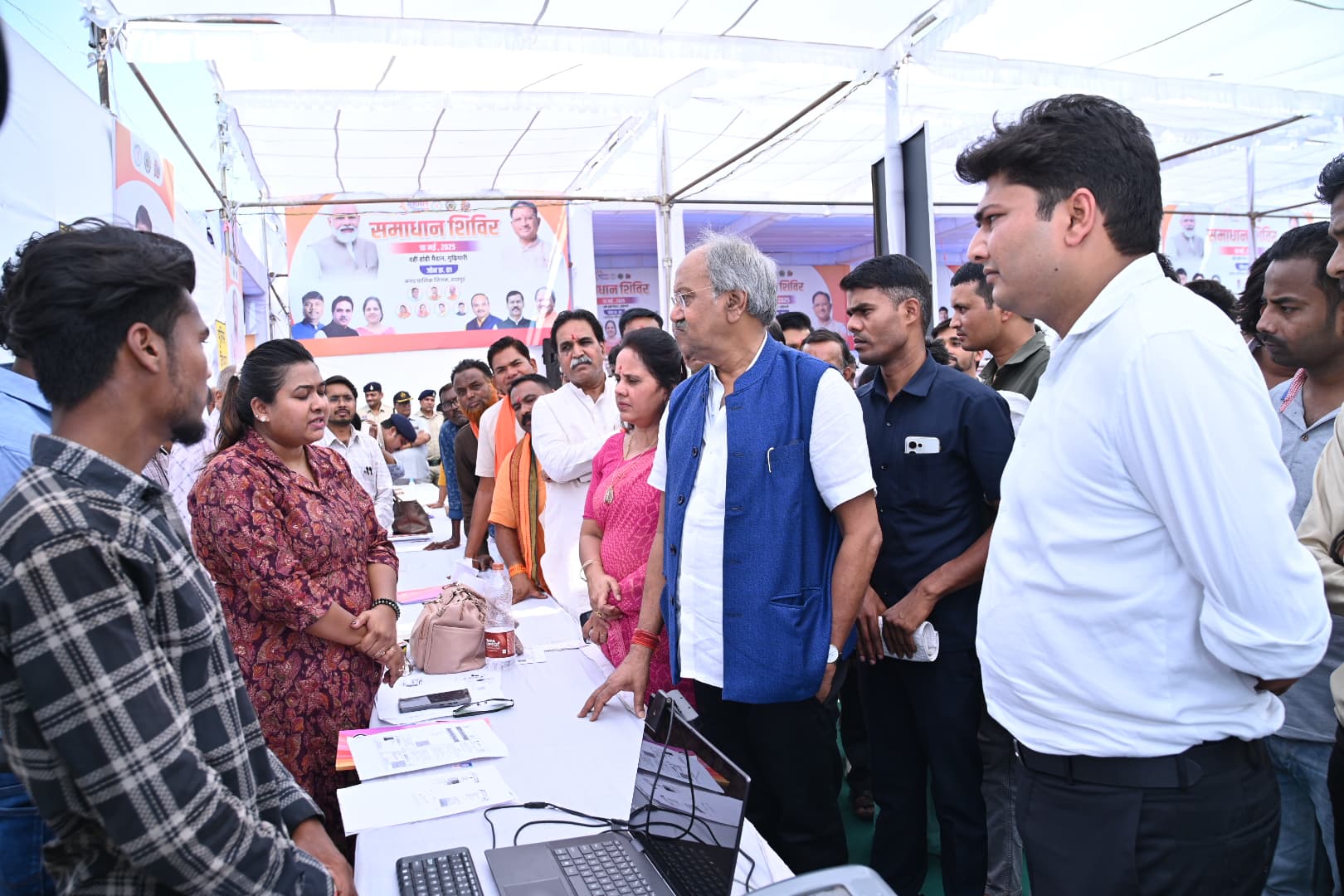 निगम आयुक्त हर आवेदन की जानकारी मुझे विधायकों को दें- बृजमोहन निगम आयुक्त हर आवेदन की जानकारी मुझे विधायकों को दें- बृजमोहन