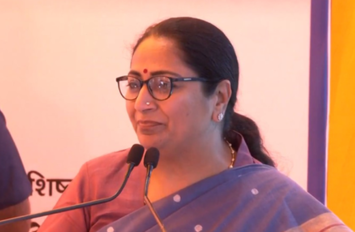 दिल्ली को क्लीन और ग्रीन बनाने के लिए हमारी सरकार प्रतिबद्ध : सीएम रेखा गुप्ता दिल्ली को क्लीन और ग्रीन बनाने के लिए हमारी सरकार प्रतिबद्ध : सीएम रेखा गुप्ता