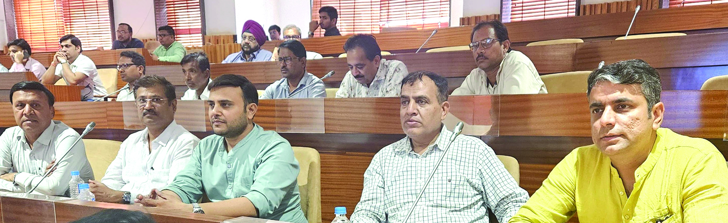 आने वाली पीढिय़ों को जल समस्या से बचाने भूजल और वर्षा संरक्षण जरूरी, शासन को साधुवाद-थौरानी आने वाली पीढिय़ों को जल समस्या से बचाने भूजल और वर्षा संरक्षण जरूरी, शासन को साधुवाद-थौरानी