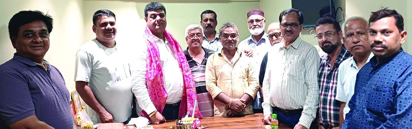 गोल बाजार महा व्यापारी संघ ने राजेश वासवानी का किया स्वागत गोल बाजार महा व्यापारी संघ ने राजेश वासवानी का किया स्वागत