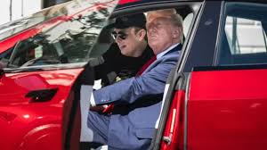 एलन मस्क के साथ टकराव के बाद अपनी टेस्ला कार को लेकर ट्रंप ने क्या फ़ैसला लिया?