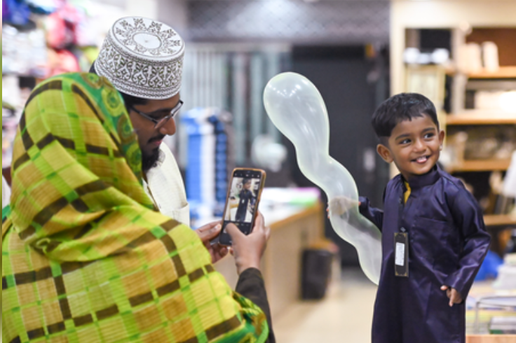 देशभर में धूमधाम से मनाया जा रहा ईद-उल-अजहा, लोगों में उत्साह और खुशी का माहौल