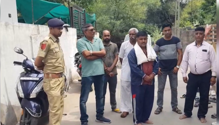 अहमदाबाद हादसा: पीड़ित परिवार की भावुक अपील- एक दिन और ले लीजिए, हमें परिजनों के अंग सही-सलामत सौंपिए 