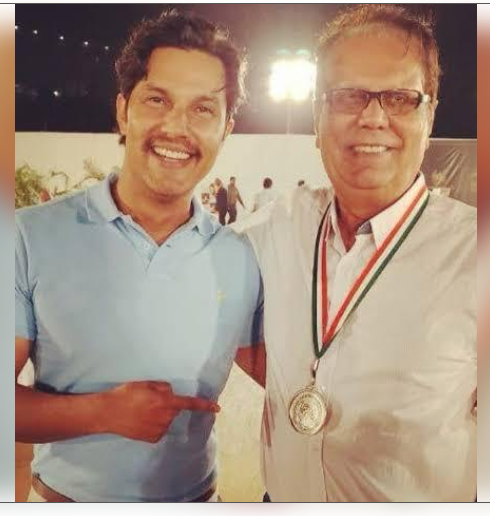 रणदीप हुड्डा को याद आया पापा का त्याग, बोले- मेरी फिल्म के लिए बेच दी थी प्रॉपर्टी 