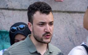 कोलंबिया यूनिवर्सिटी के छात्र और एक्टिविस्ट महमूद खलील ज़मानत पर हुए रिहा