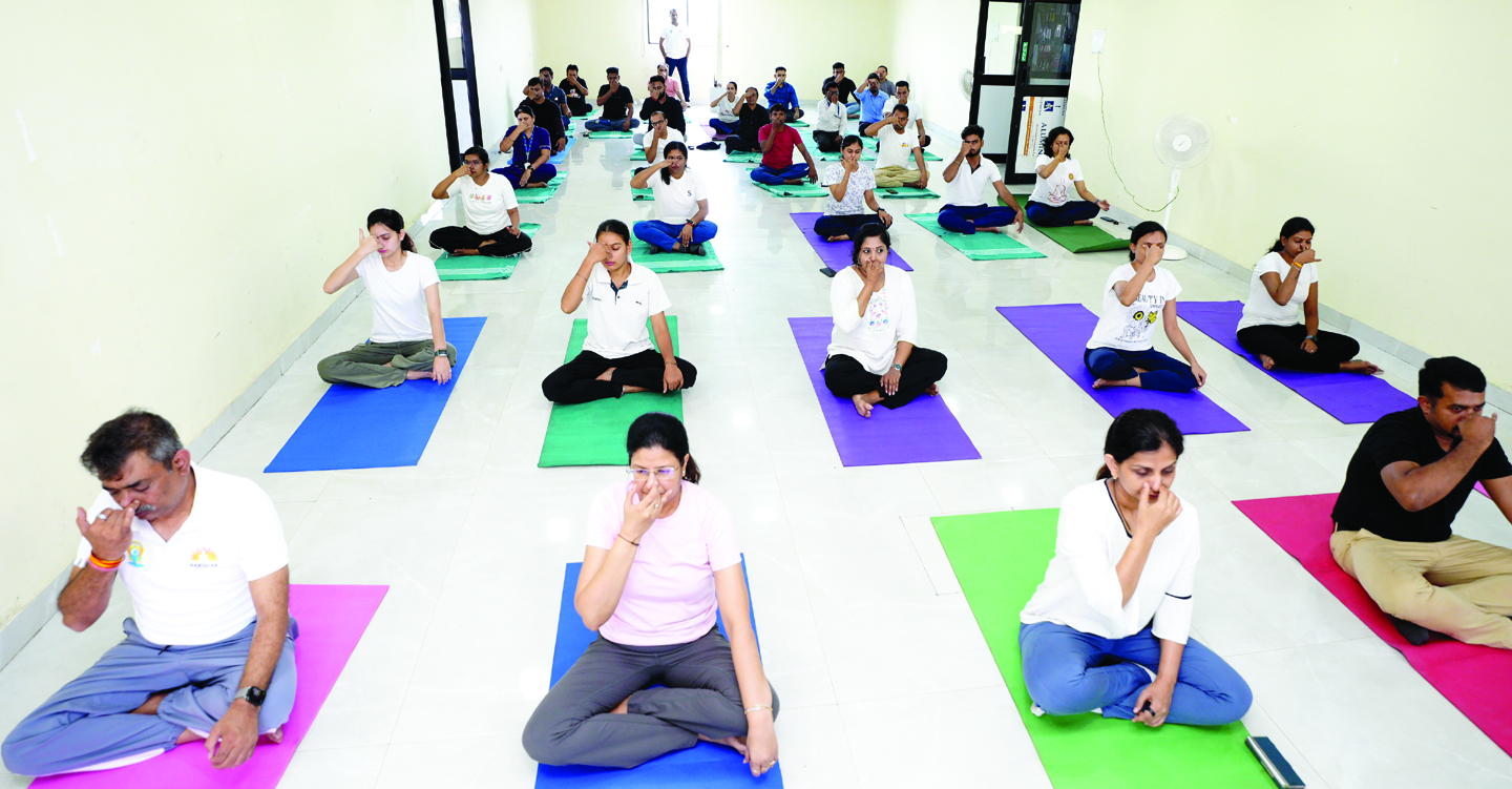नियमित योगाभ्यास न केवल शरीर स्वस्थ रखता बल्कि मानसिक तनाव को कम करने में सहायक-डॉ. भारतीय