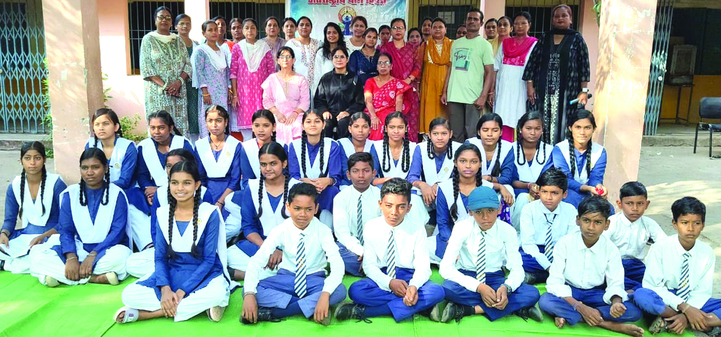 जोरा शासकीय उच्चतर माध्यमिक शाला विद्यार्थी-फैकल्टी ने बढ़-चढ़ योग किया