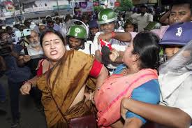 कोलकाता: छात्रा से बलात्कार मामले में पुलिस कार्रवाई पर उठाए जा रहे सवाल कोलकाता: छात्रा से बलात्कार मामले में पुलिस कार्रवाई पर उठाए जा रहे सवाल