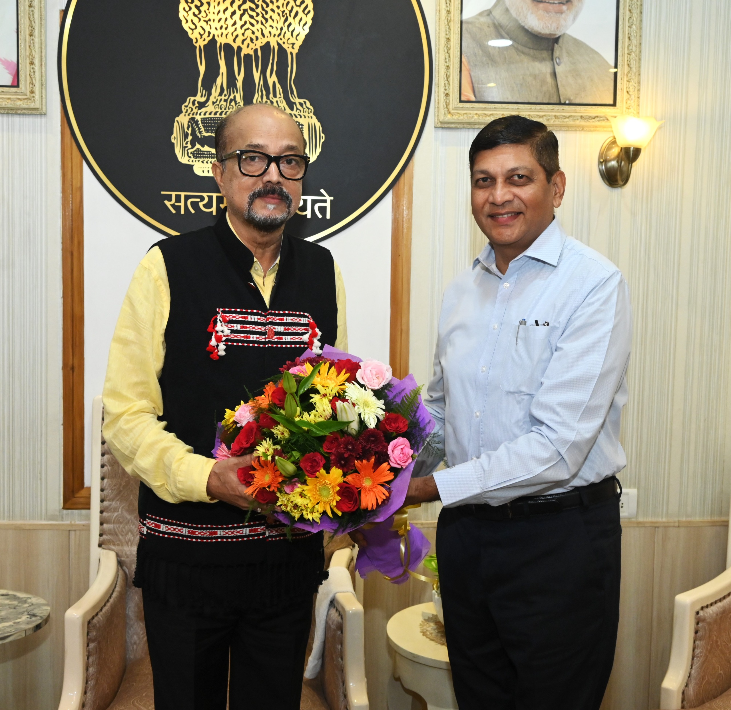 राज्यपाल डेका नेे मुख्य सचिव जैन को सेवानिवृत्ति पर दी शुभकामनाएं