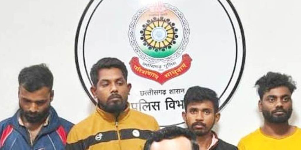 चार गांजा तस्करों को 15-15 साल की सजा, डेढ़-डेढ़ लाख जुर्माना चार गांजा तस्करों को 15-15 साल की सजा, डेढ़-डेढ़ लाख जुर्माना