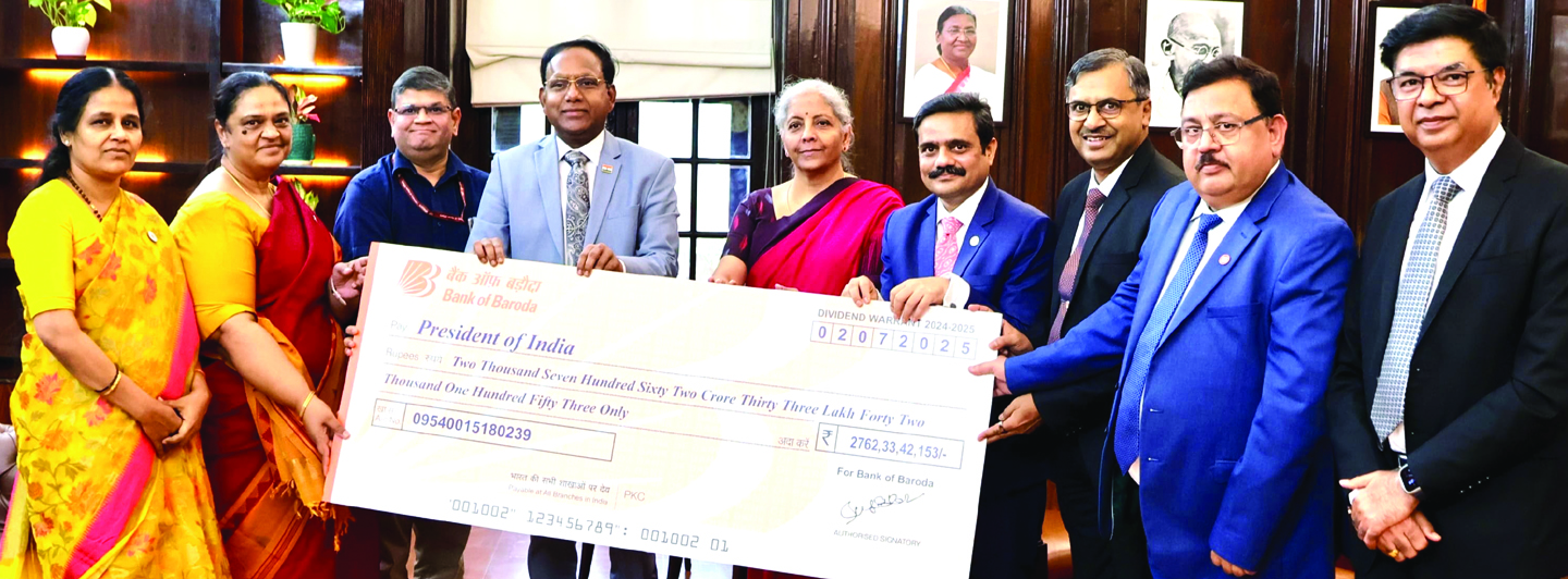 सीतारमण को वित्तवर्ष 2024-25 के लिए बैंक ऑफ बड़ौदा ने सौंपा 2762 करोड़ लाभांश चेक