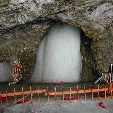 जम्मू-कश्मीर में अमरनाथ यात्रा: कड़ी सुरक्षा के बीच आज पहला दर्शन