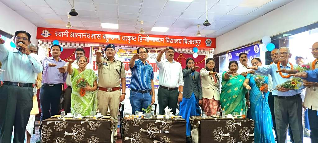 बच्चों ने ली नशा और अपराध से दूर रहने की शपथ