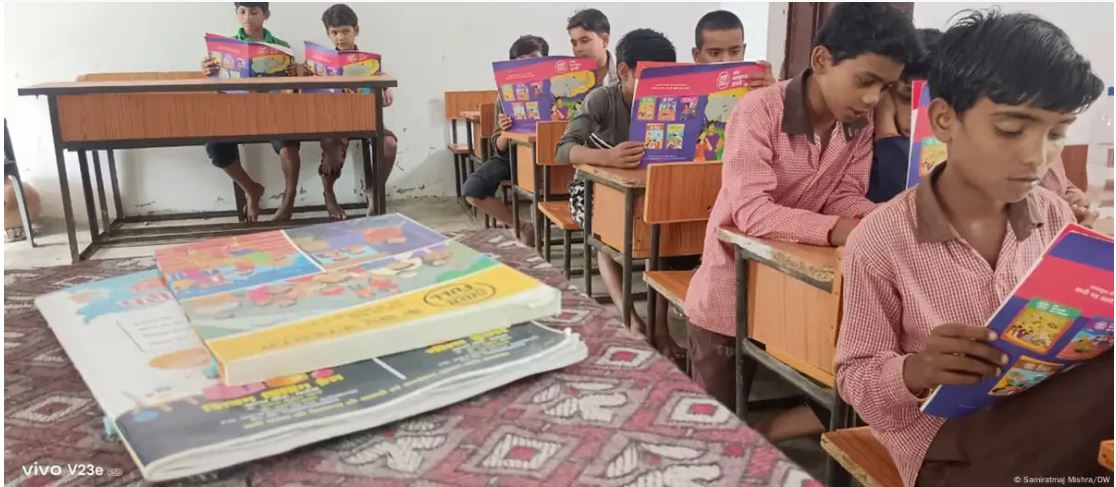 यूपी में सरकारी स्कूलों के विलय से क्या बेहतर होगी शिक्षा?