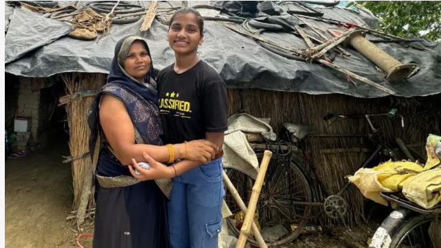 तिरपाल की झोपड़ी से जापान तक: उत्तर प्रदेश की पूजा बनीं राष्ट्रीय वैज्ञानिक प्रतिभा की मिसाल तिरपाल की झोपड़ी से जापान तक: उत्तर प्रदेश की पूजा बनीं राष्ट्रीय वैज्ञानिक प्रतिभा की मिसाल