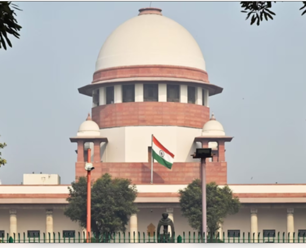 कांवड़ यात्रा मार्ग पर क्यूआर कोड का आदेश लागू रहेगा, सुप्रीम कोर्ट ने फिलहाल रोक से इनकार किया कांवड़ यात्रा मार्ग पर क्यूआर कोड का आदेश लागू रहेगा, सुप्रीम कोर्ट ने फिलहाल रोक से इनकार किया