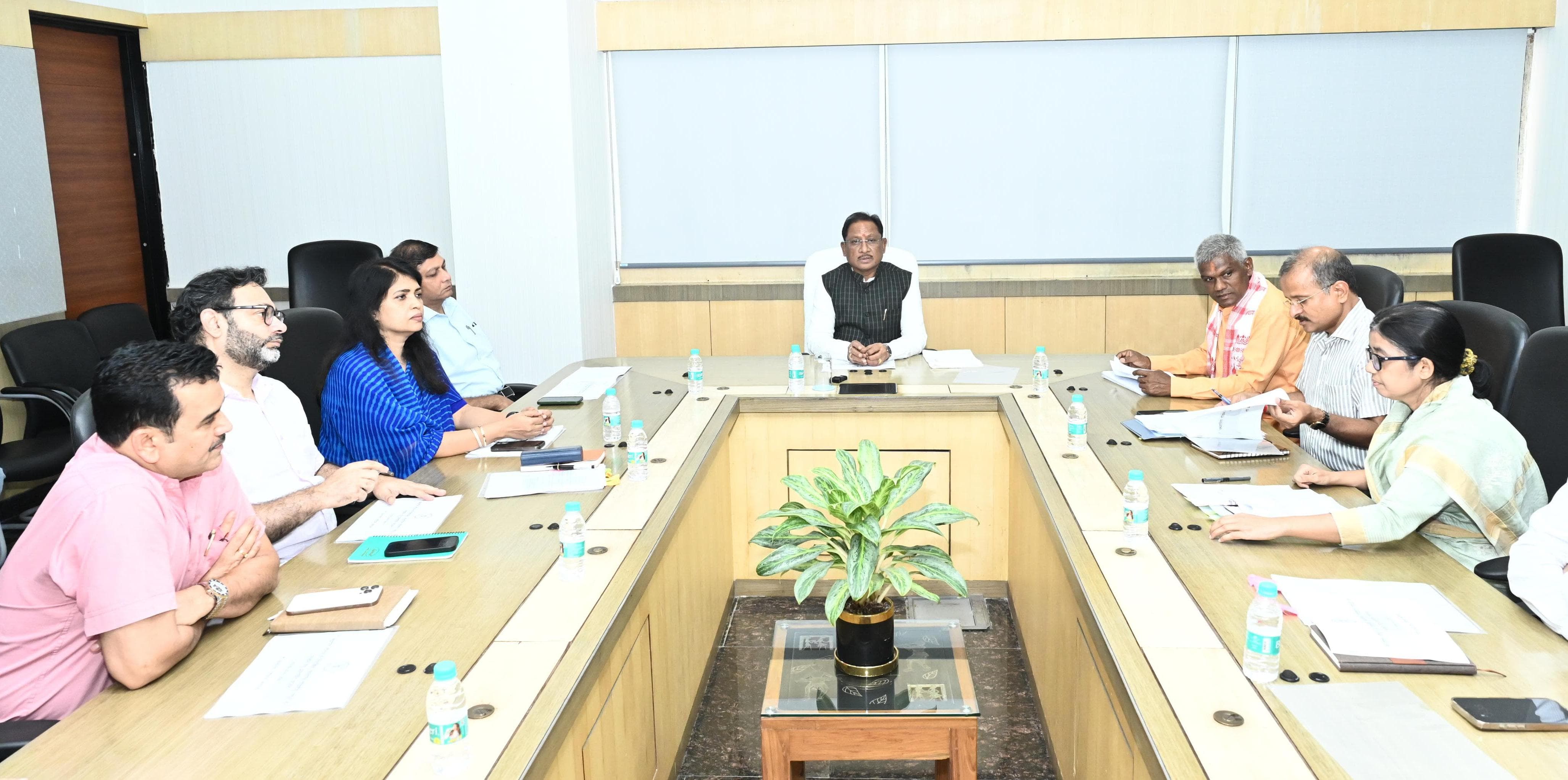 सड़कों पर पशुओं को घूमने से रोकें... सड़कों पर पशुओं को घूमने से रोकें...