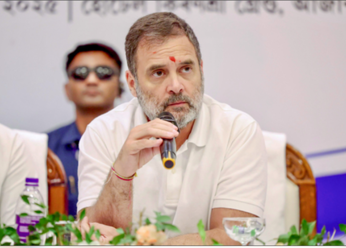 सावरकर टिप्पणी मामले में राहुल गांधी को राहत, सुप्रीम कोर्ट ने बरकरार रखा अंतरिम आदेश सावरकर टिप्पणी मामले में राहुल गांधी को राहत, सुप्रीम कोर्ट ने बरकरार रखा अंतरिम आदेश