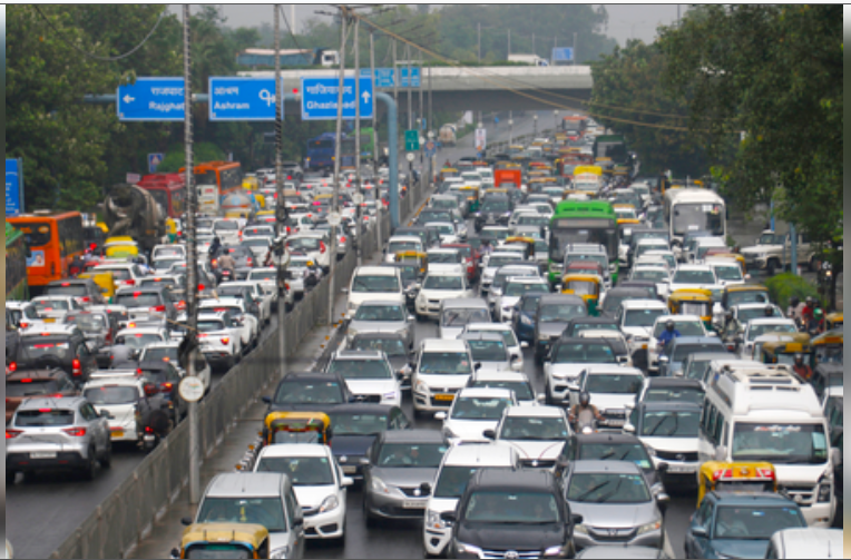 सुप्रीम कोर्ट पहुंची दिल्ली सरकार, पुराने वाहनों पर रोक के आदेश पर पुनर्विचार की मांग 