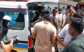 हरिद्वार के मनसा देवी मंदिर में भगदड़, 6 लोगों की मौत की ख़बर हरिद्वार के मनसा देवी मंदिर में भगदड़, 6 लोगों की मौत की ख़बर