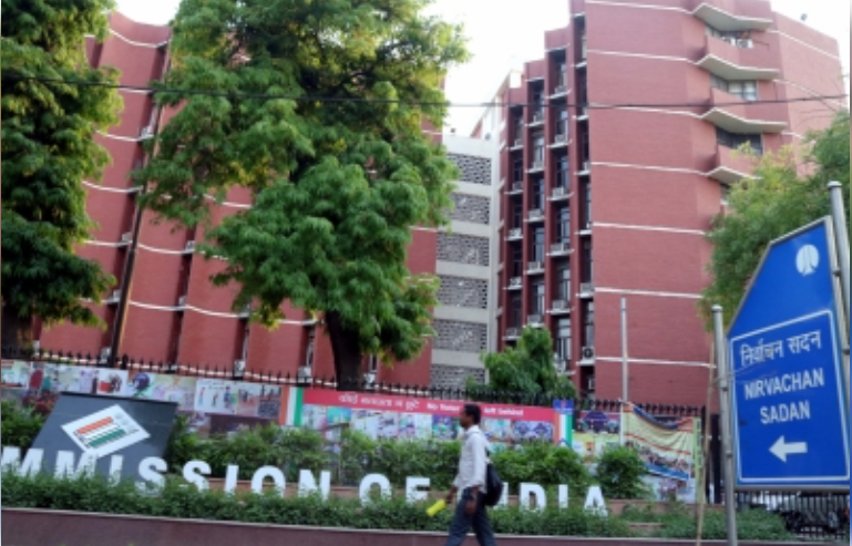 राहुल गांधी के 'वोट चोरी' के आरोपों को चुनाव आयोग ने बताया गैर-जिम्मेदाराना 