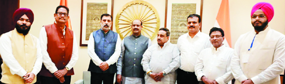 व्यापारी न केवल रोजगार बनाता बल्कि अर्थव्यवस्था को आगे बढ़ाने में महत्वपूर्ण भूमिका निभाता-बिरला