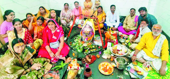 प्रांतीय अखंड ब्राह्मण समाज बिरगांव इकाई का मनोकामना शिव मंदिर में रुद्राभिषेक