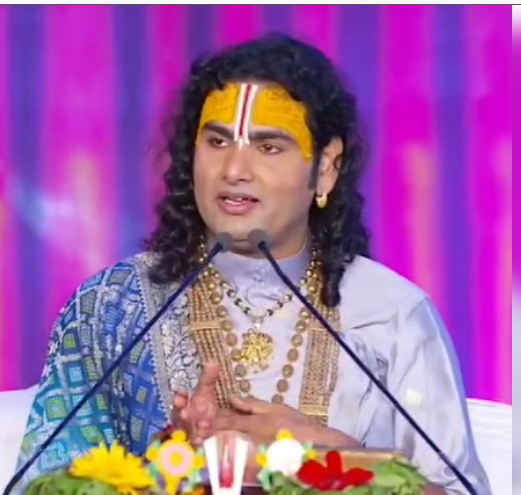 मीडिया ने मेरी बात को तोड़-मरोड़कर पेश किया: कथावाचक अनिरुद्धाचार्य 