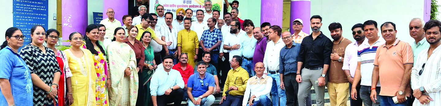 सेंट्रल लाइब्रेरी परिसर में चेम्बर का एक पेड़ छत्तीसगढ़ महतारी के नाम पौधरोपण