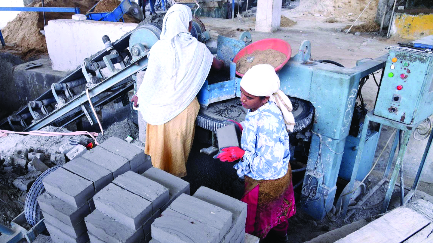 फ्लाई ऐश से ग्रामीण और शहरी आवास विकास में सर्कुलर इकोनॉमी के रास्ते खोल रहा बालको